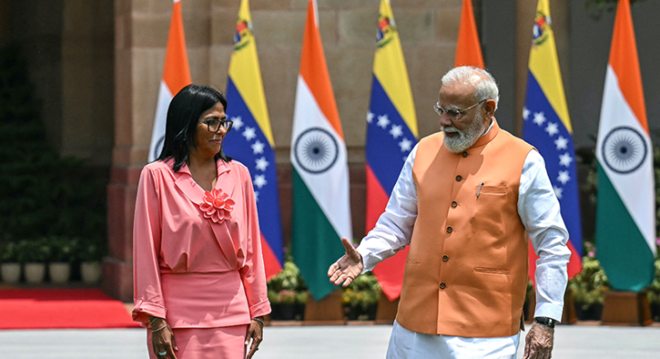 Delcy Rodríguez visita la India