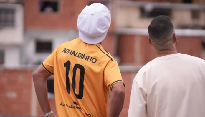 Ronaldinho a Petare previo a juego amistoso de la Liga Monumental